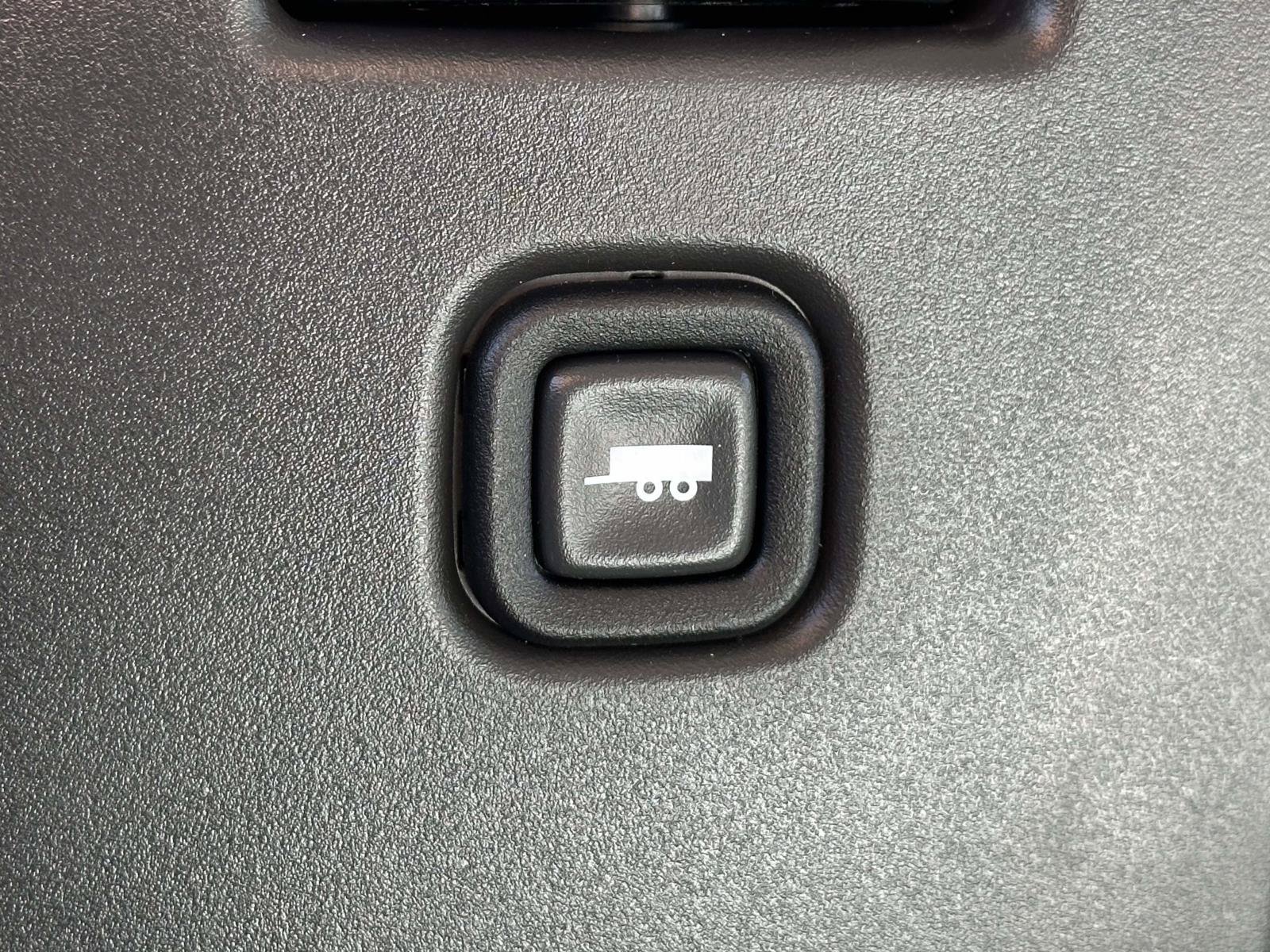 New 2025 Chevrolet Express 3500 w/ Power Convenience Package RWD image 17