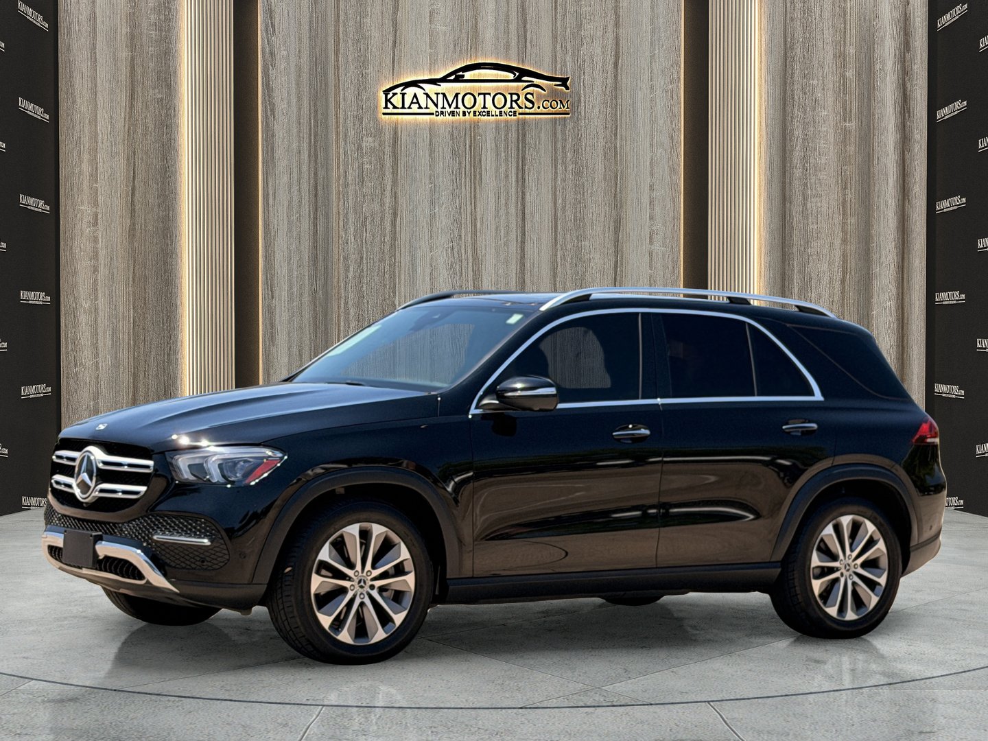 Used 2023 Mercedes-Benz GLE 450 4MATIC w/ Premium Package image 3