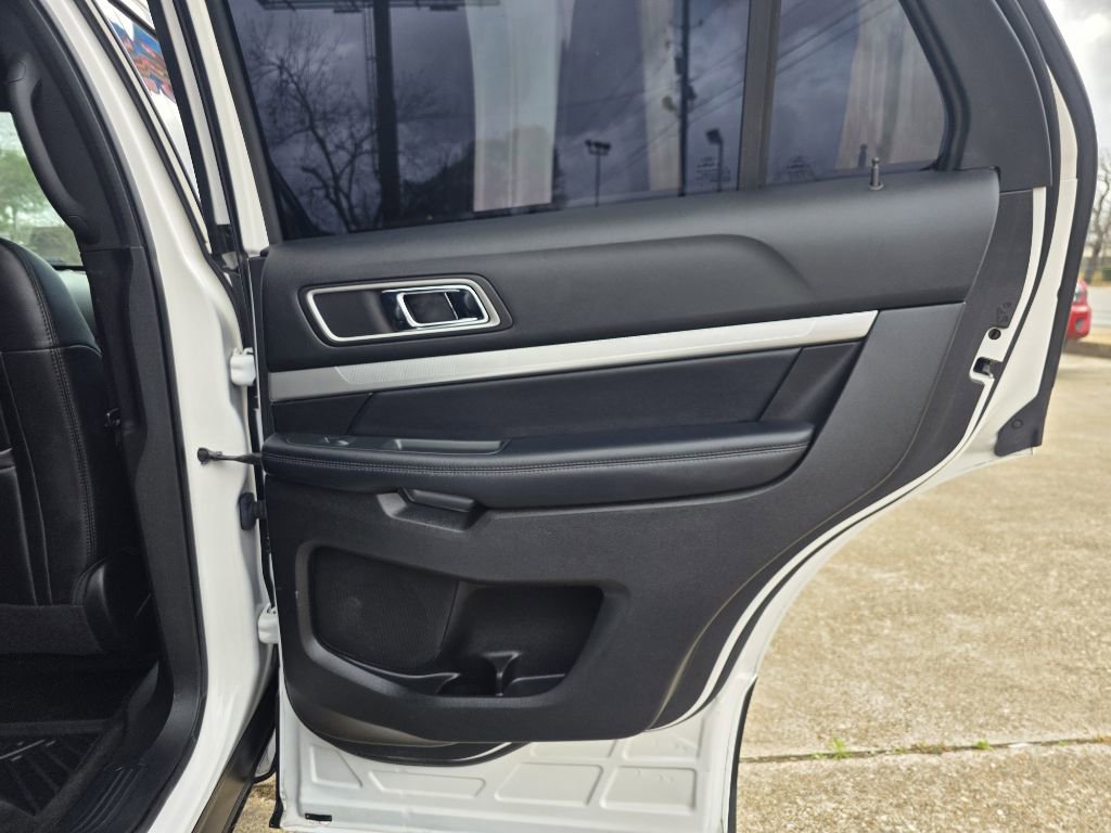 Used 2017 Ford Explorer XLT w/ Equipment Group 202A image 31