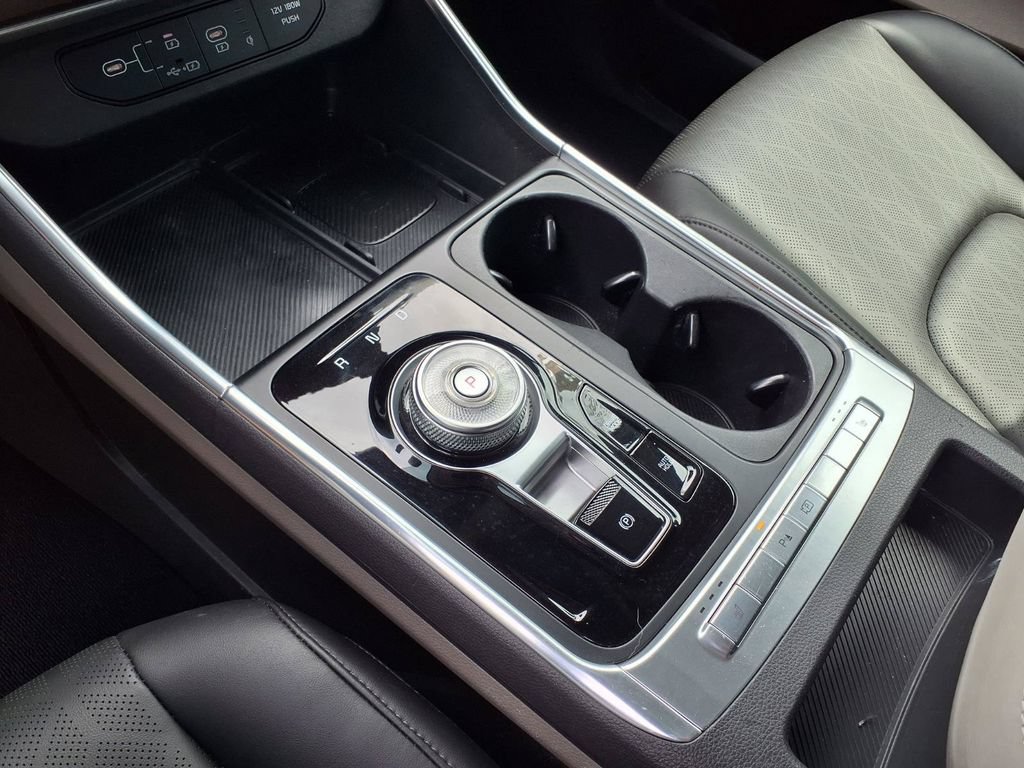 Used 2025 Kia Carnival EX FWD image 27