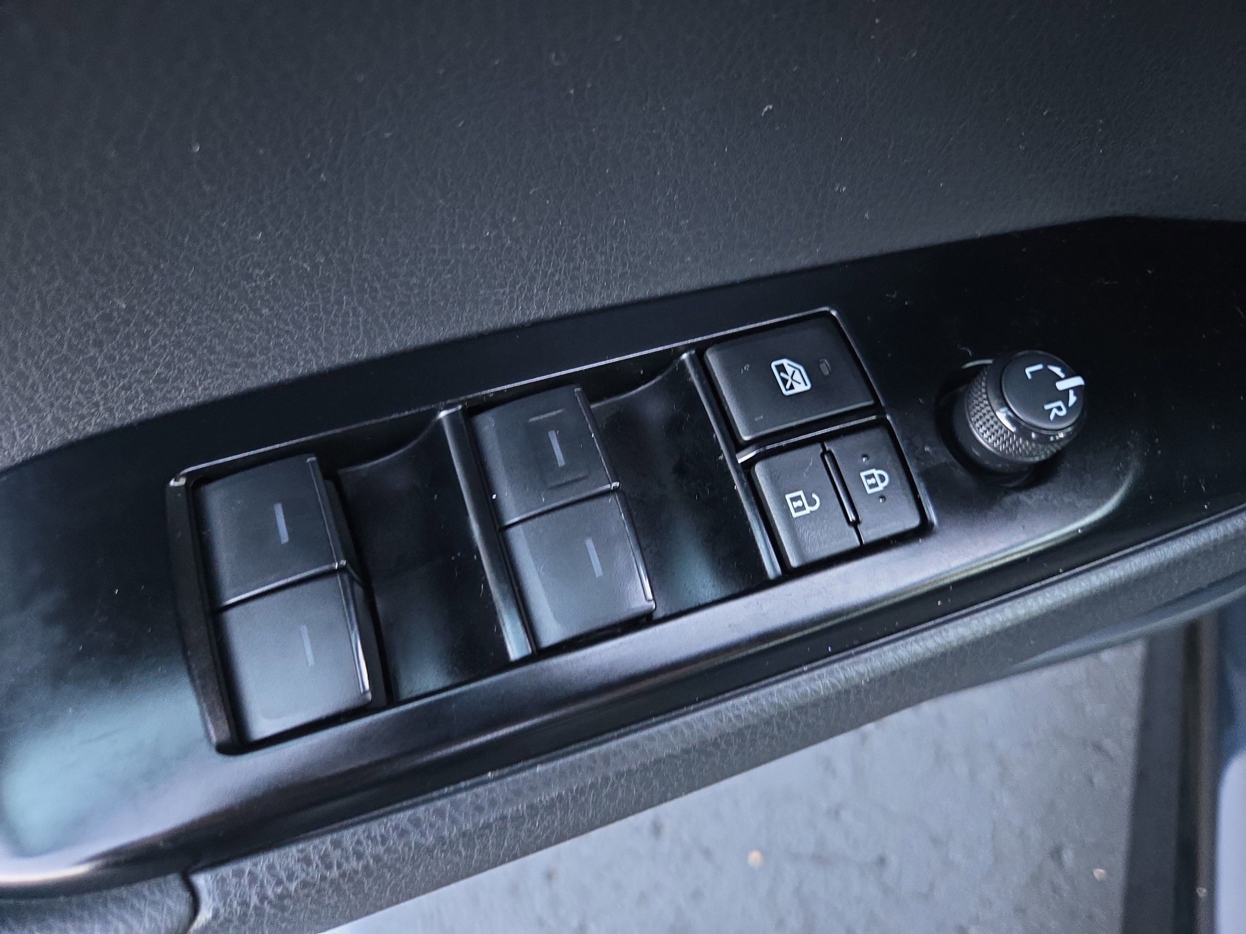 Used 2025 Toyota Camry LE image 14