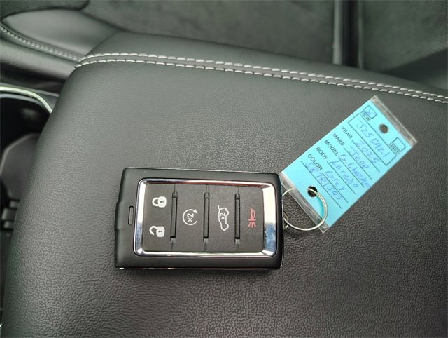 New 2025 Jeep Grand Cherokee Altitude image 28