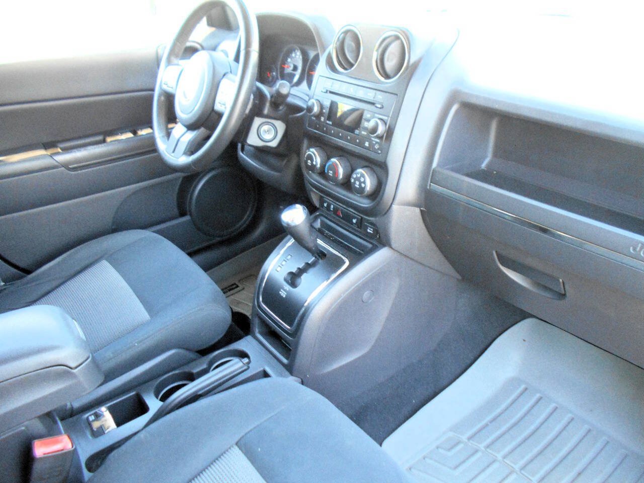 Used 2011 Jeep Patriot Latitude AWD/4WD image 24