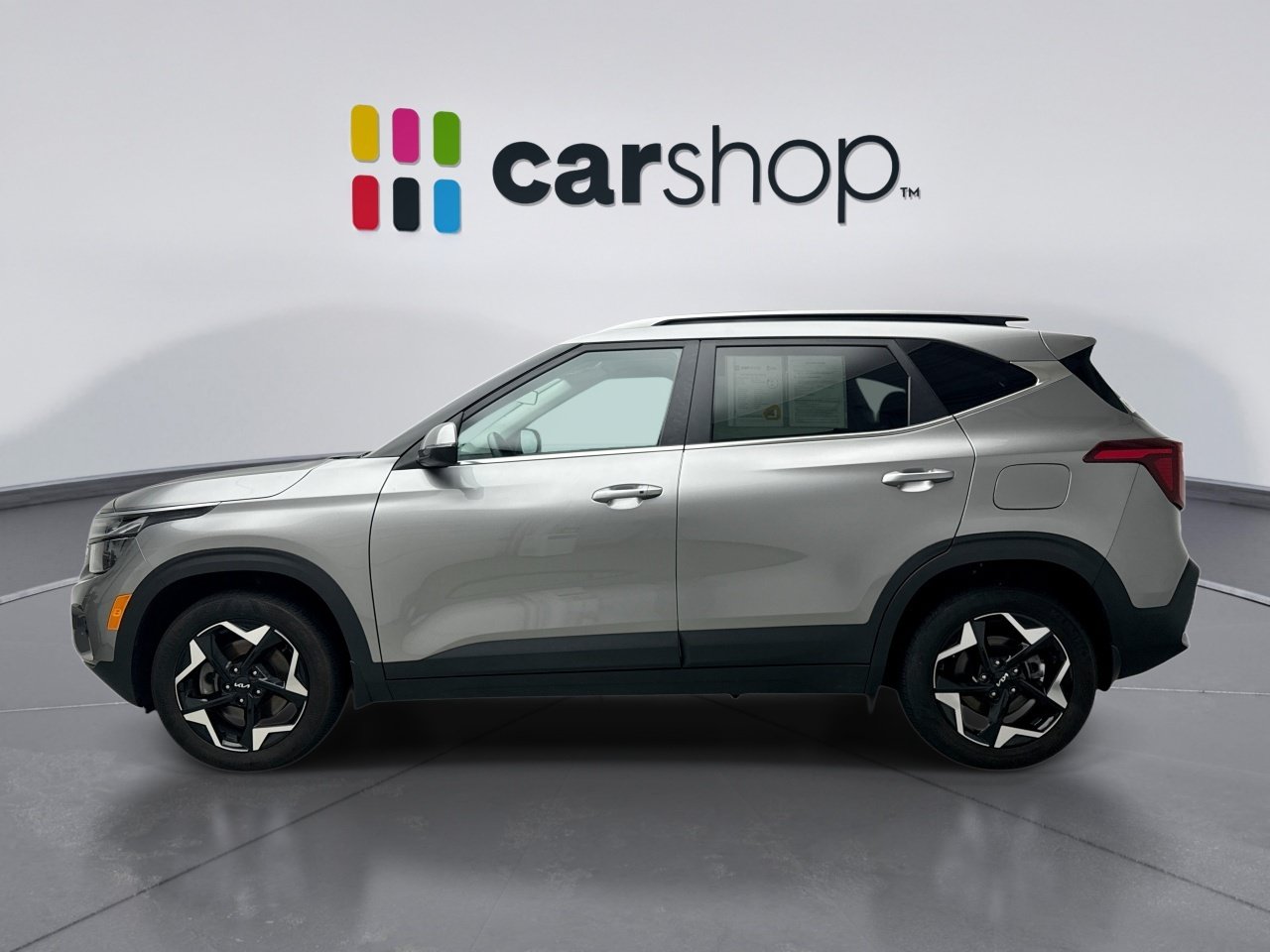 Used 2024 Kia Seltos EX AWD/4WD image 2