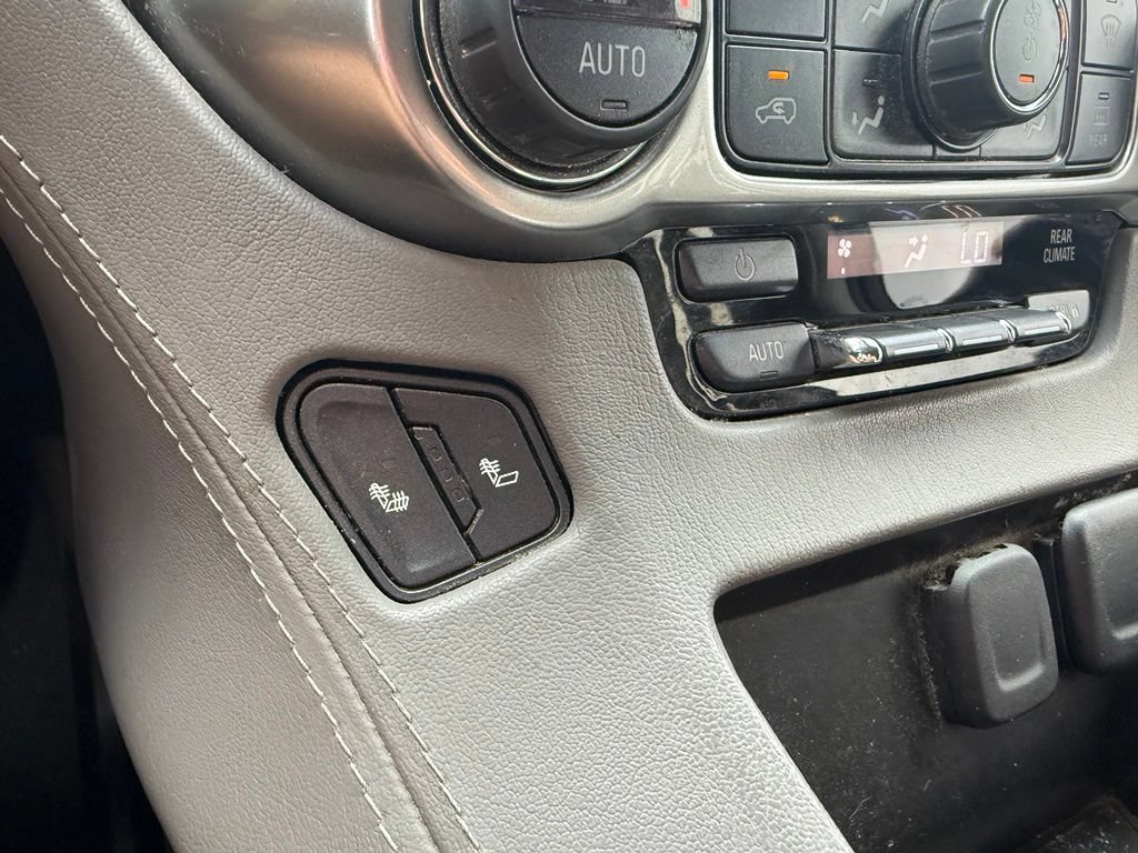 Used 2019 Chevrolet Suburban LT AWD/4WD image 13