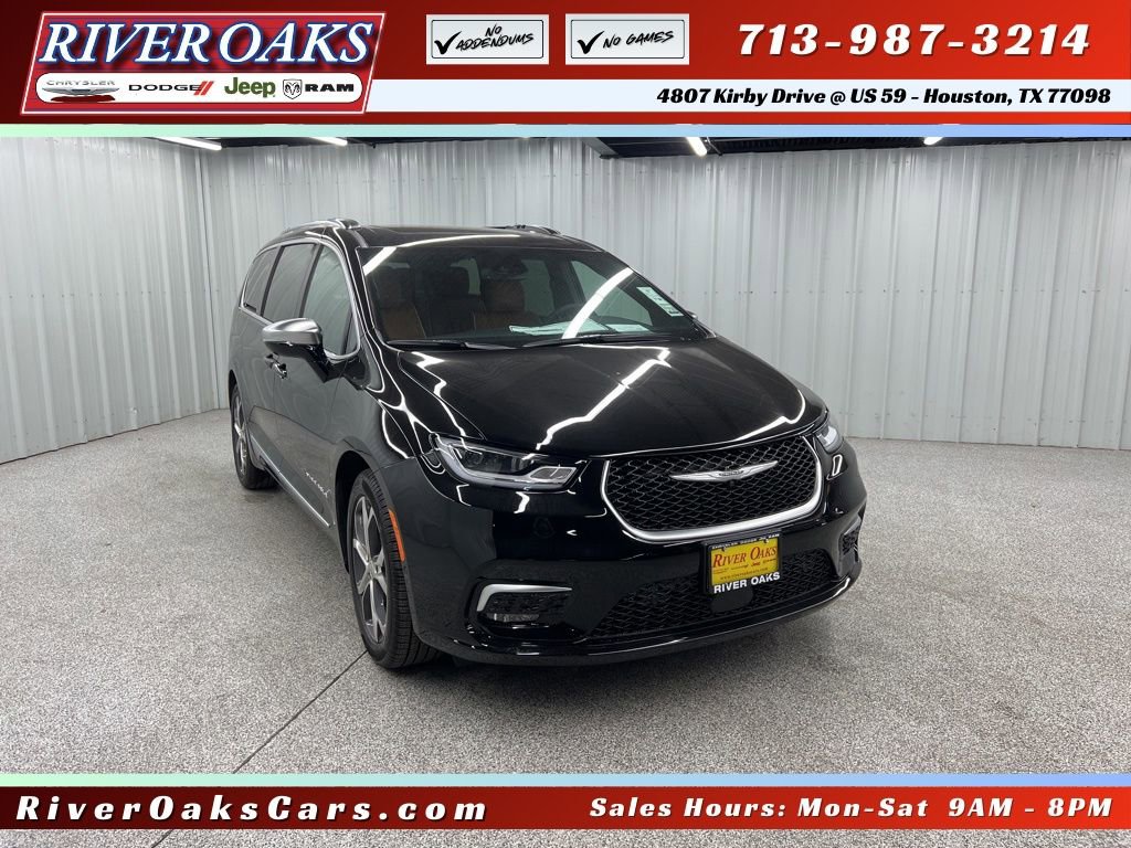 Used 2026 Chrysler Pacifica Pinnacle w/ Trailer Tow Group image 1