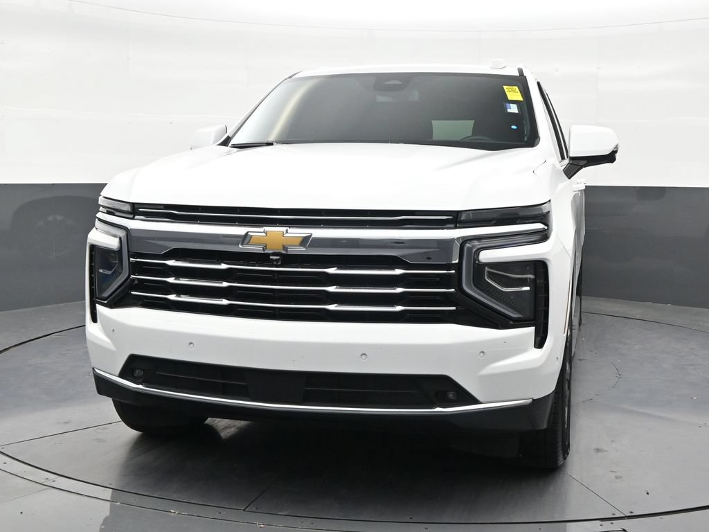 Used 2026 Chevrolet Suburban LT w/ Comfort Package RWD image 8