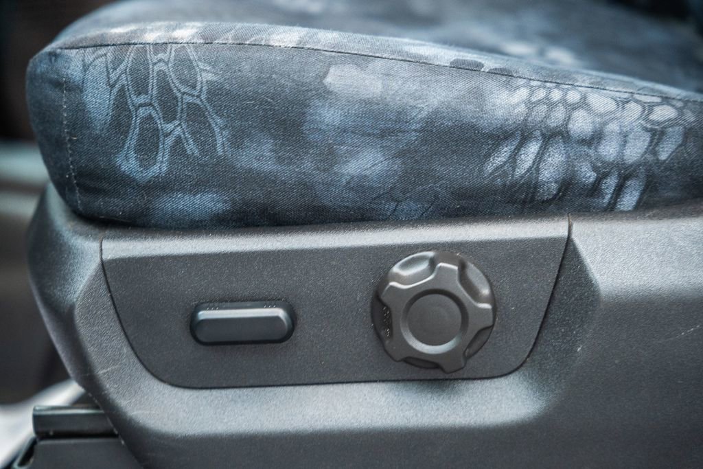 Used 2015 Ford F250 XLT w/ FX4 Off-Road Package image 39