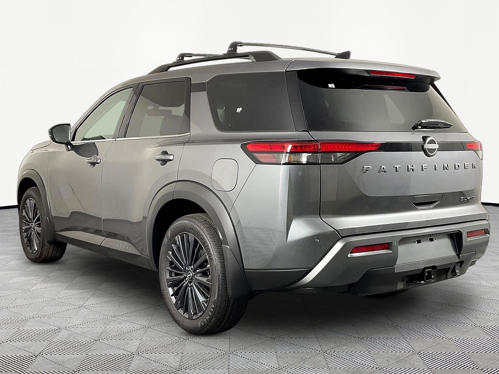 New 2026 Nissan Pathfinder SL w/ SL Premium Package AWD/4WD image 4
