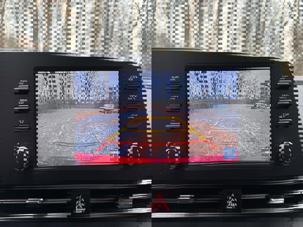 Certified 2022 Hyundai Elantra SEL image 24