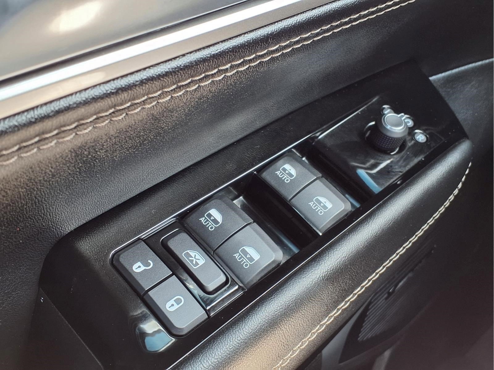 Used 2024 Jeep Wagoneer Series II w/ Flexible Seating Group AWD/4WD image 20