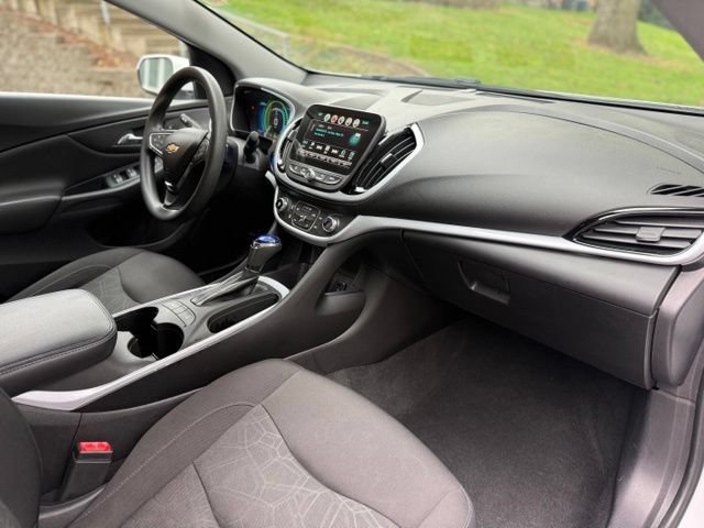Used 2018 Chevrolet Volt LT FWD image 13