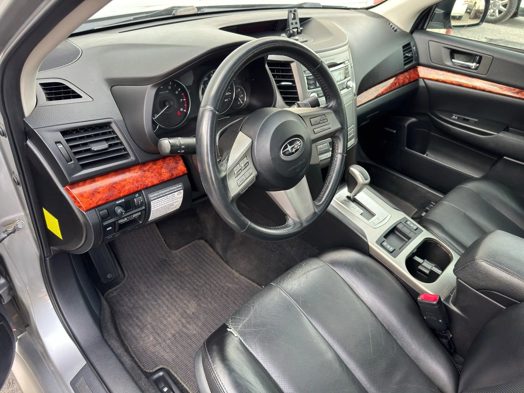 Used 2011 Subaru Legacy 2.5i Limited image 5