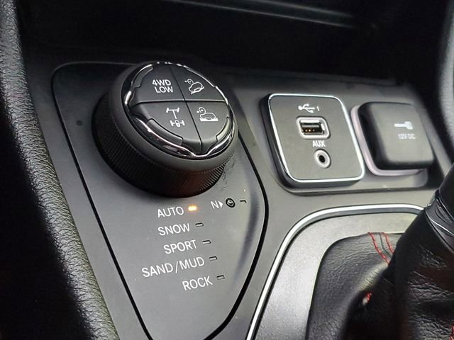 Used 2022 Jeep Cherokee Trailhawk w/ Trailer Tow Group image 29