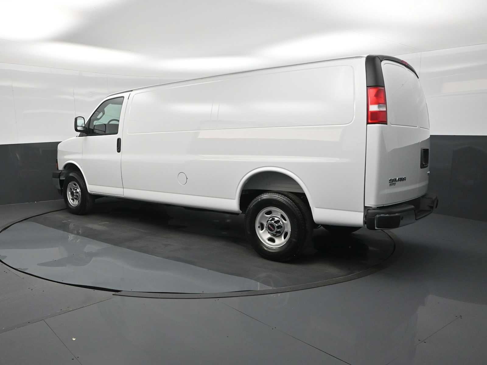 New 2026 GMC Savana 3500 Extended w/ Driver Convenience Package RWD image 5