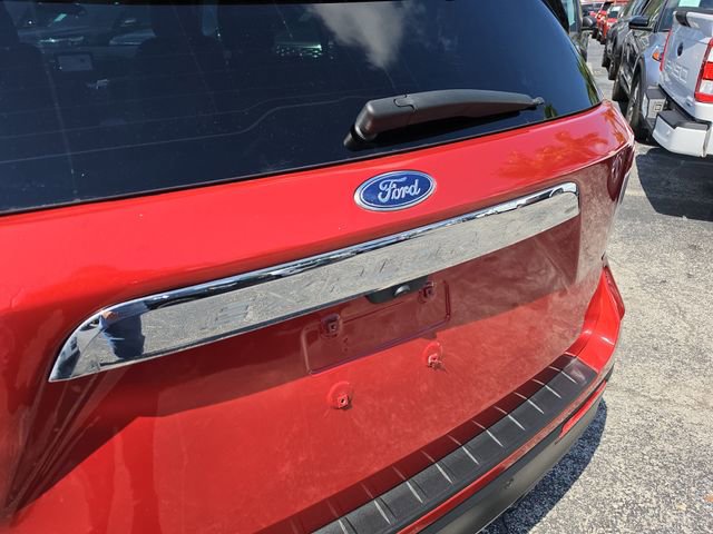 Used 2024 Ford Explorer XLT image 5