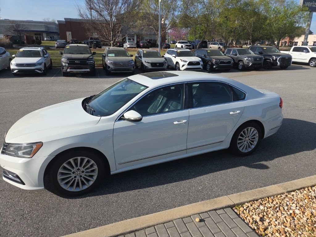 Used 2016 Volkswagen Passat 1.8T SE FWD image 2