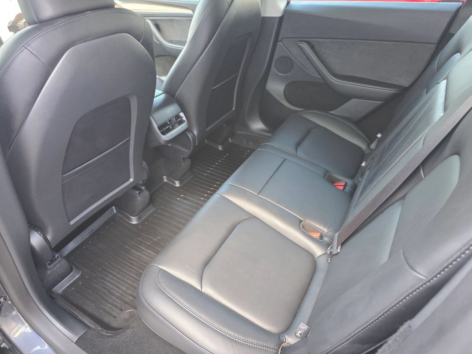 Used 2025 Tesla Model Y Long Range RWD image 25
