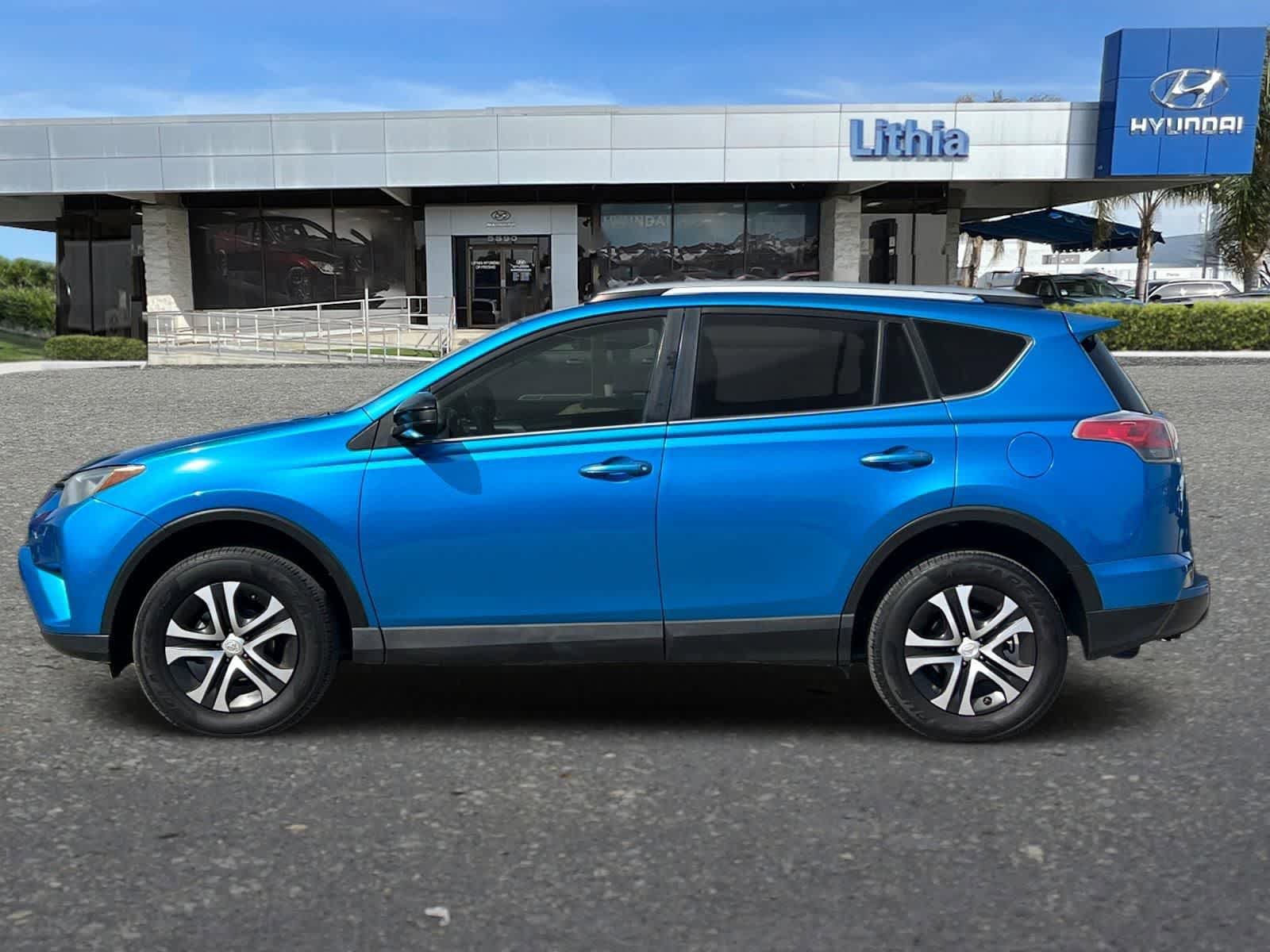 Used 2017 Toyota RAV4 LE image 6