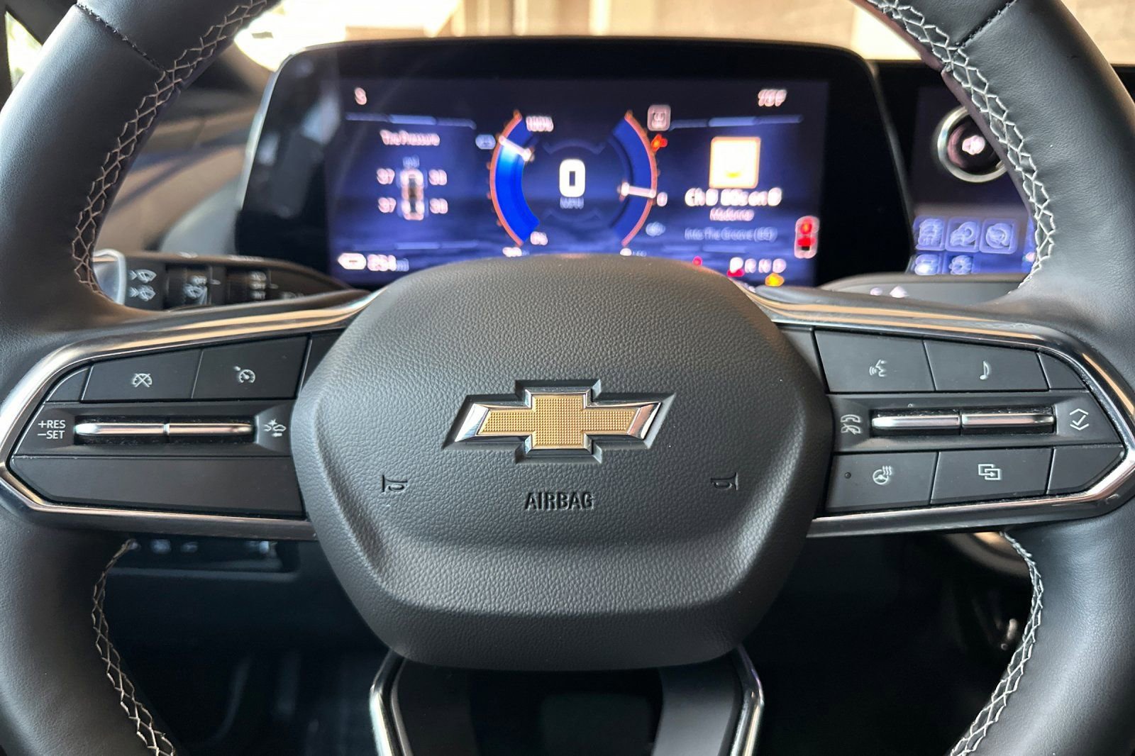 Used 2024 Chevrolet Equinox EV LT image 24