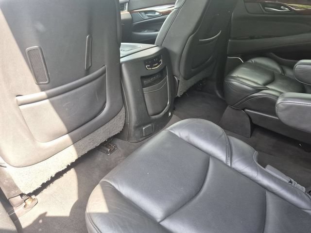 Used 2017 Cadillac Escalade ESV Luxury AWD/4WD image 27