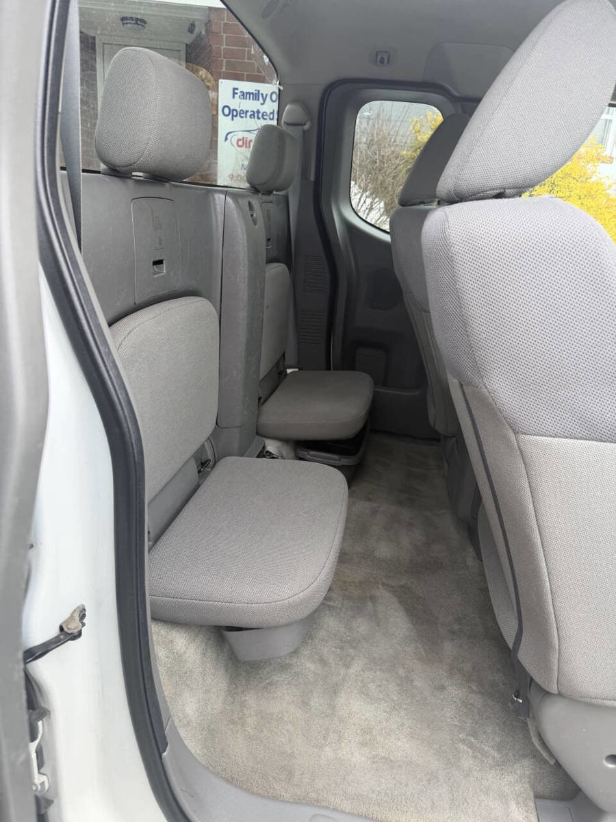 Used 2016 Nissan Frontier S RWD image 9