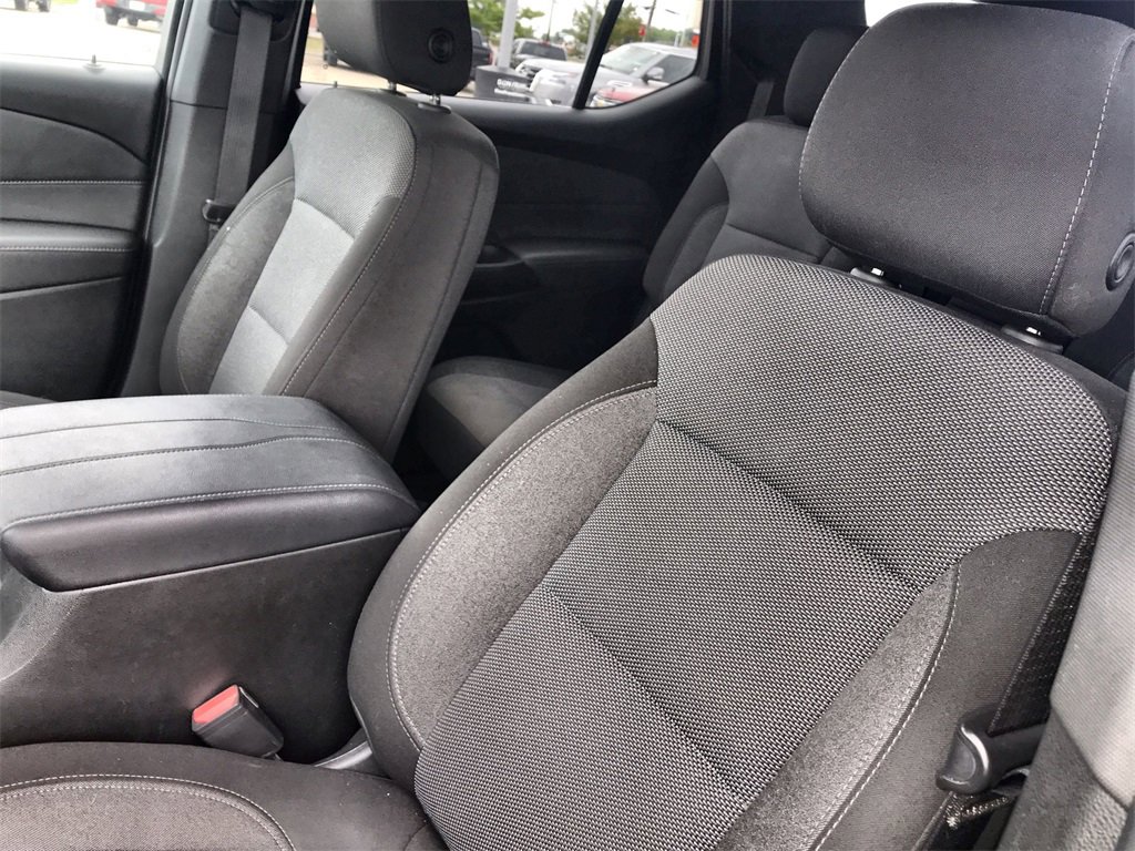 Used 2023 Chevrolet Traverse LT image 11