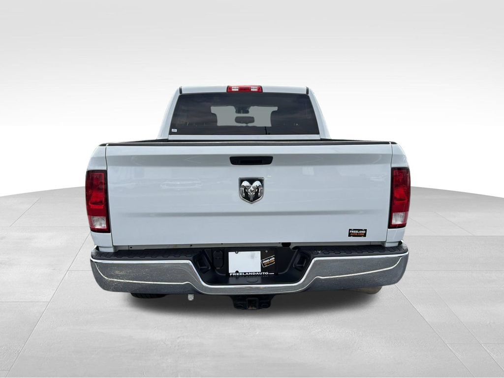 Used 2022 RAM 1500 Tradesman w/ Chrome Appearance Group RWD image 4