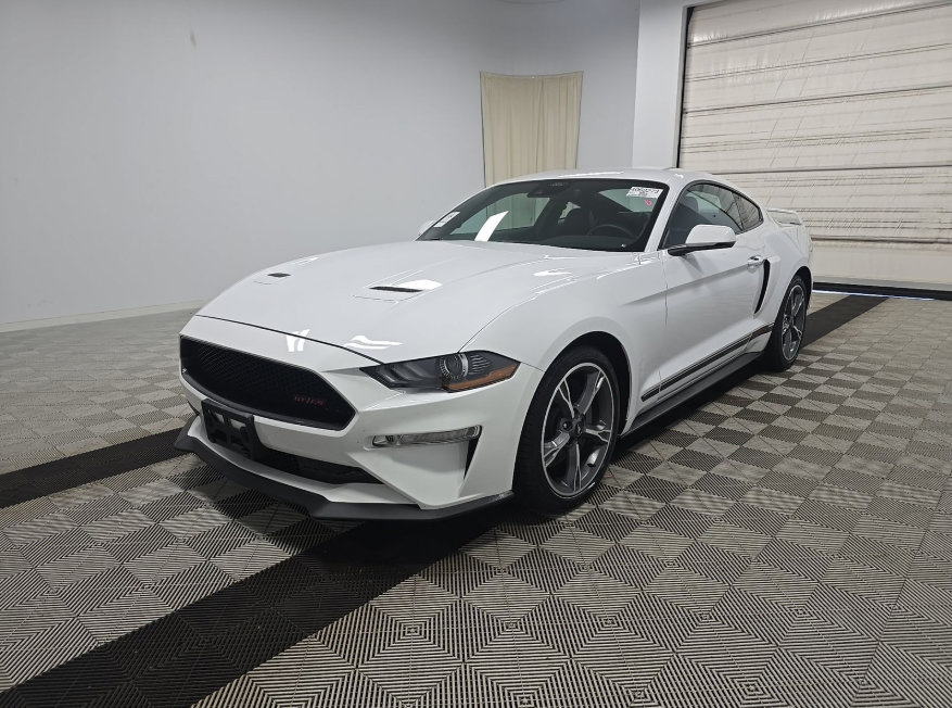 Used 2022 Ford Mustang GT Premium w/ Equipment Group 401A RWD image 2