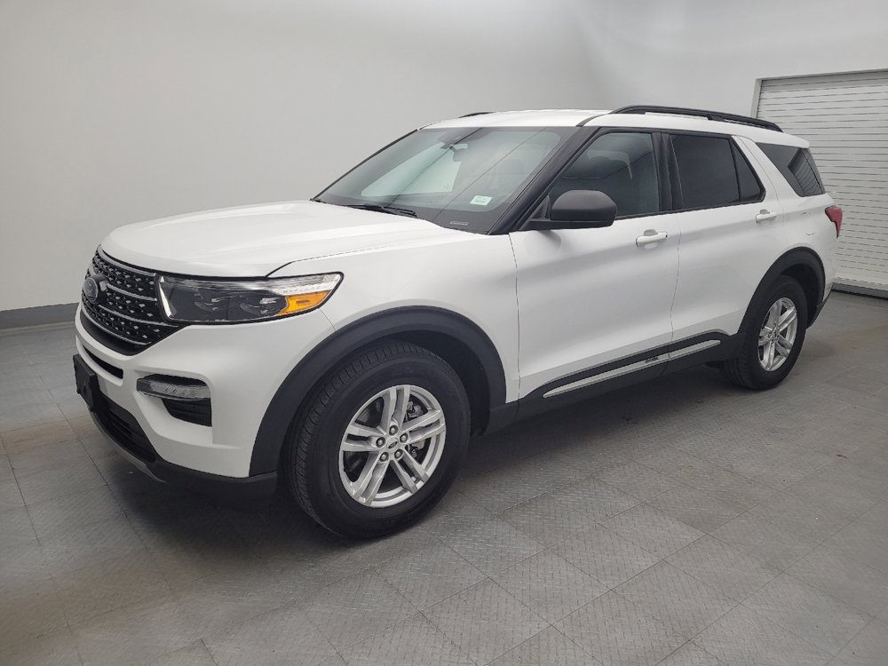 Used 2020 Ford Explorer XLT w/ Equipment Group 202A image 2