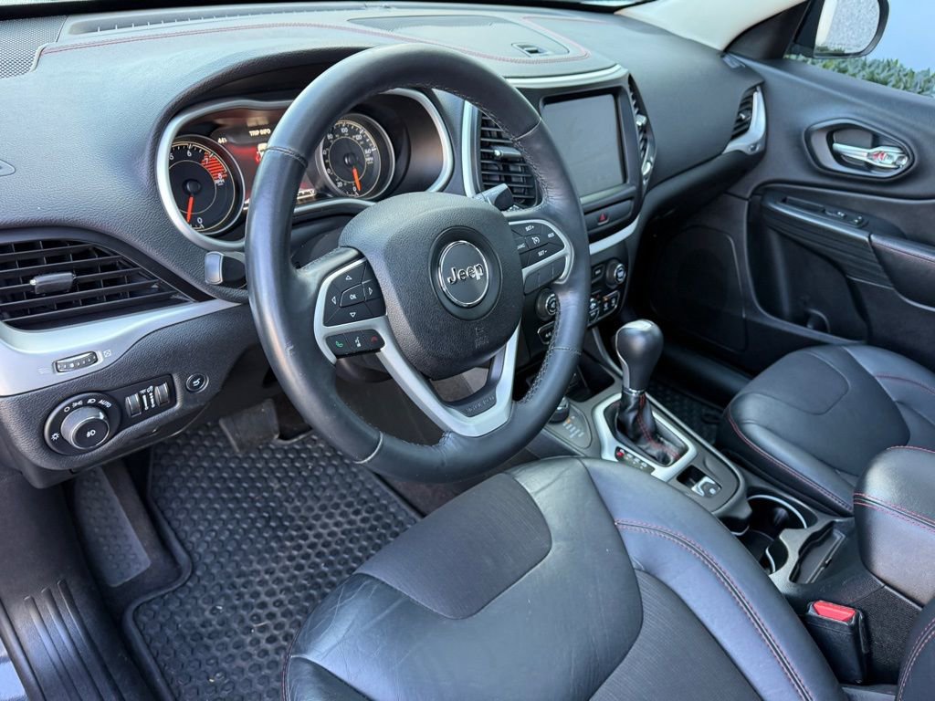 Used 2016 Jeep Cherokee Trailhawk w/ Comfort/Convenience Group image 15