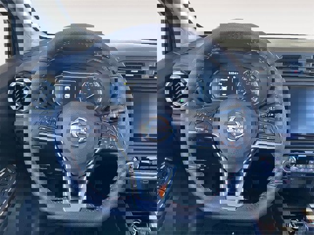 New 2025 Nissan Versa SR w/ Trunk Package image 12