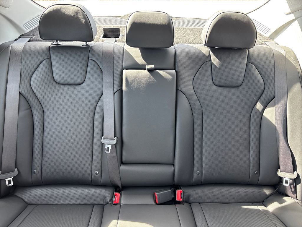 New 2026 Hyundai Elantra Limited image 11