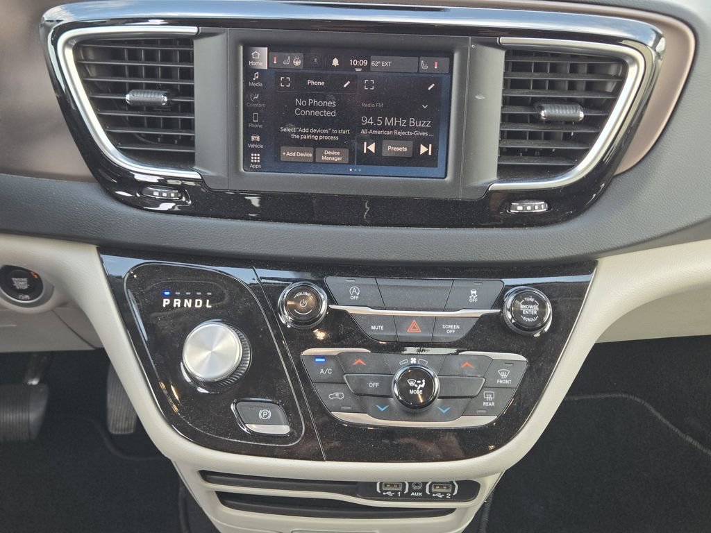 Used 2024 Chrysler Voyager LX FWD image 24