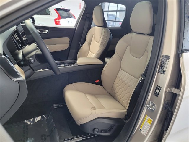 New 2026 Volvo XC60 B5 Plus w/ Protection Package Premier image 4