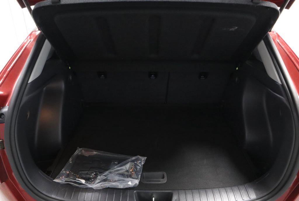 Certified 2025 Hyundai Kona SEL FWD image 13