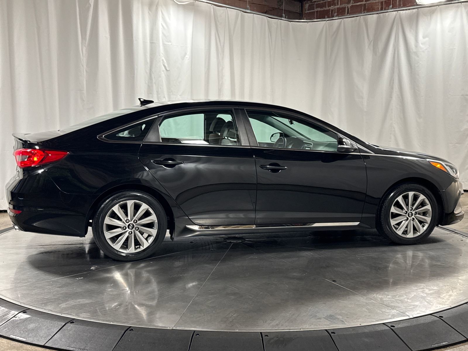 Used 2017 Hyundai Sonata Sport FWD image 10