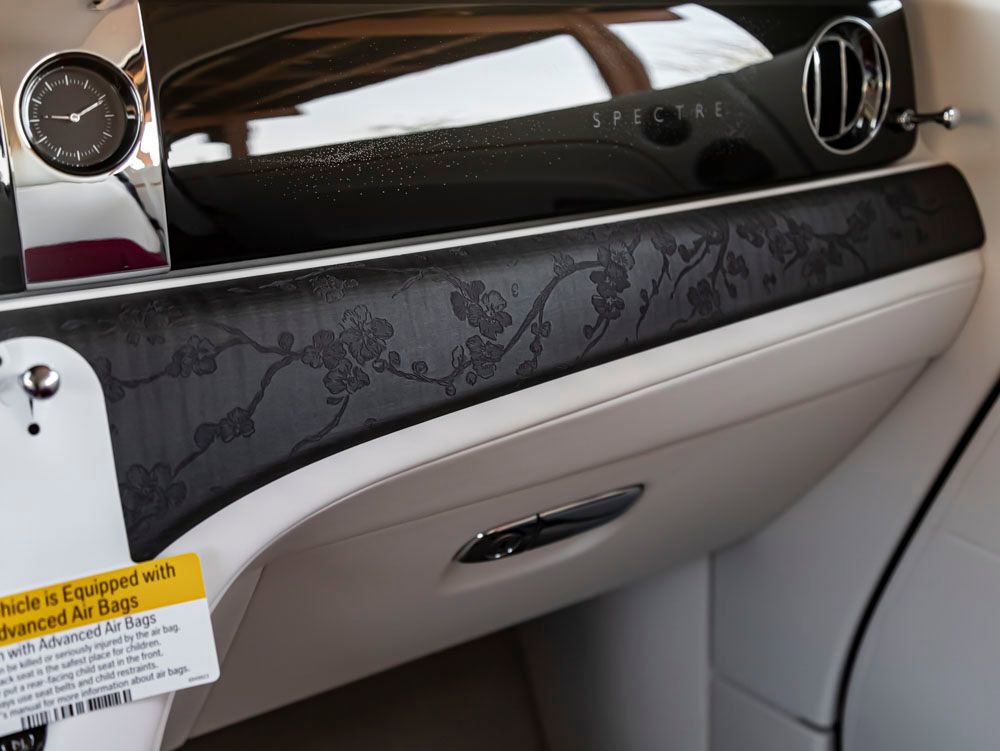 Used 2026 Rolls-Royce Spectre AWD/4WD image 25