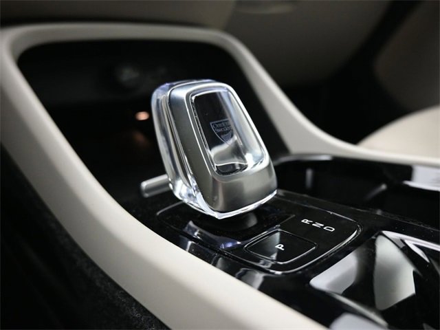 Used 2023 Volvo XC40 B5 Plus w/ Protection Package Premier image 11