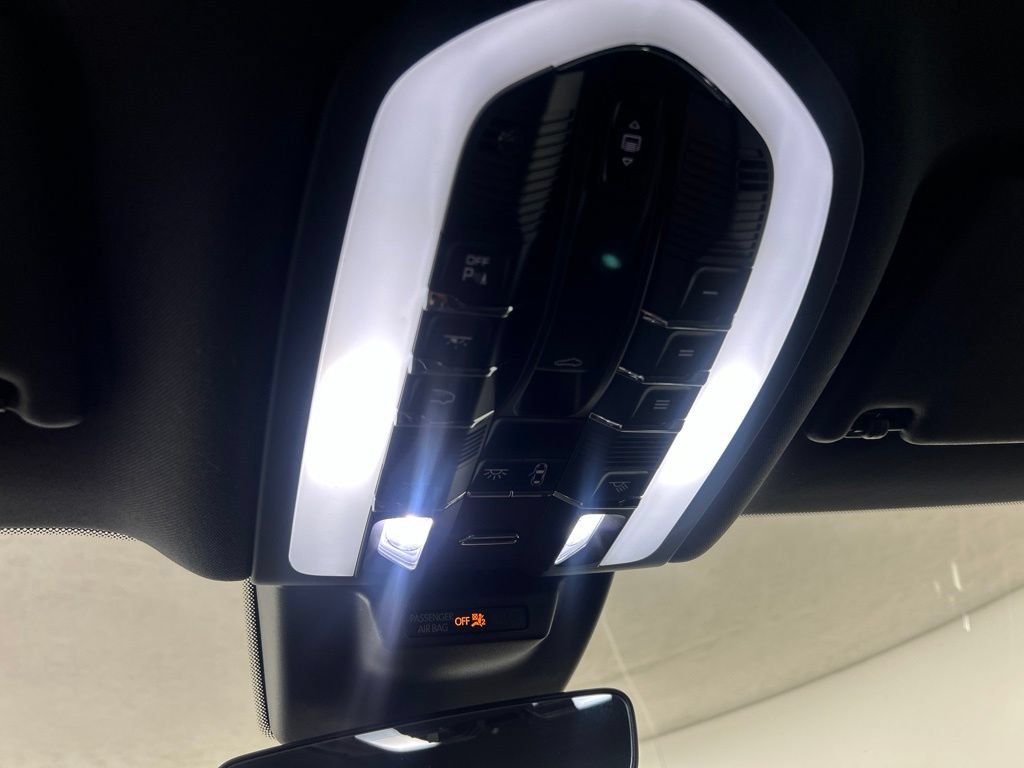 Certified 2026 Porsche Macan Turbo AWD/4WD image 28