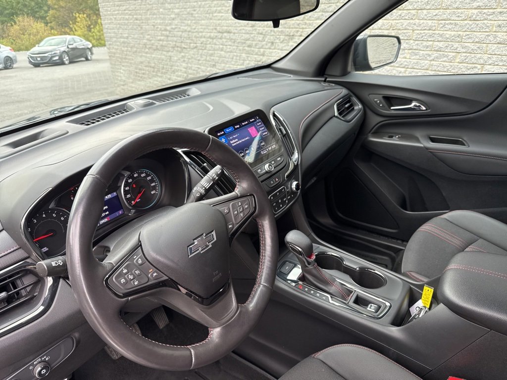 Used 2022 Chevrolet Equinox RS w/ Infotainment Package image 24
