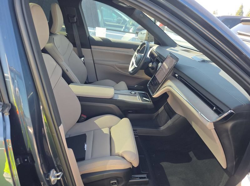 Used 2025 Volvo EX90 Plus AWD/4WD image 7