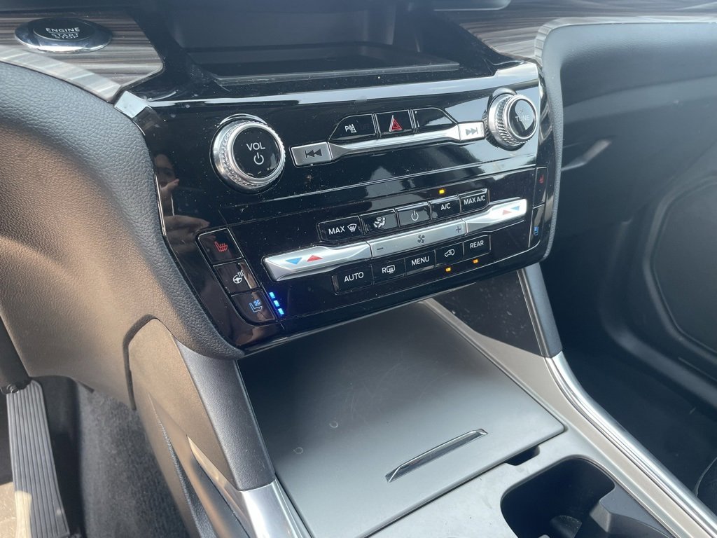 Used 2023 Ford Explorer Limited image 15