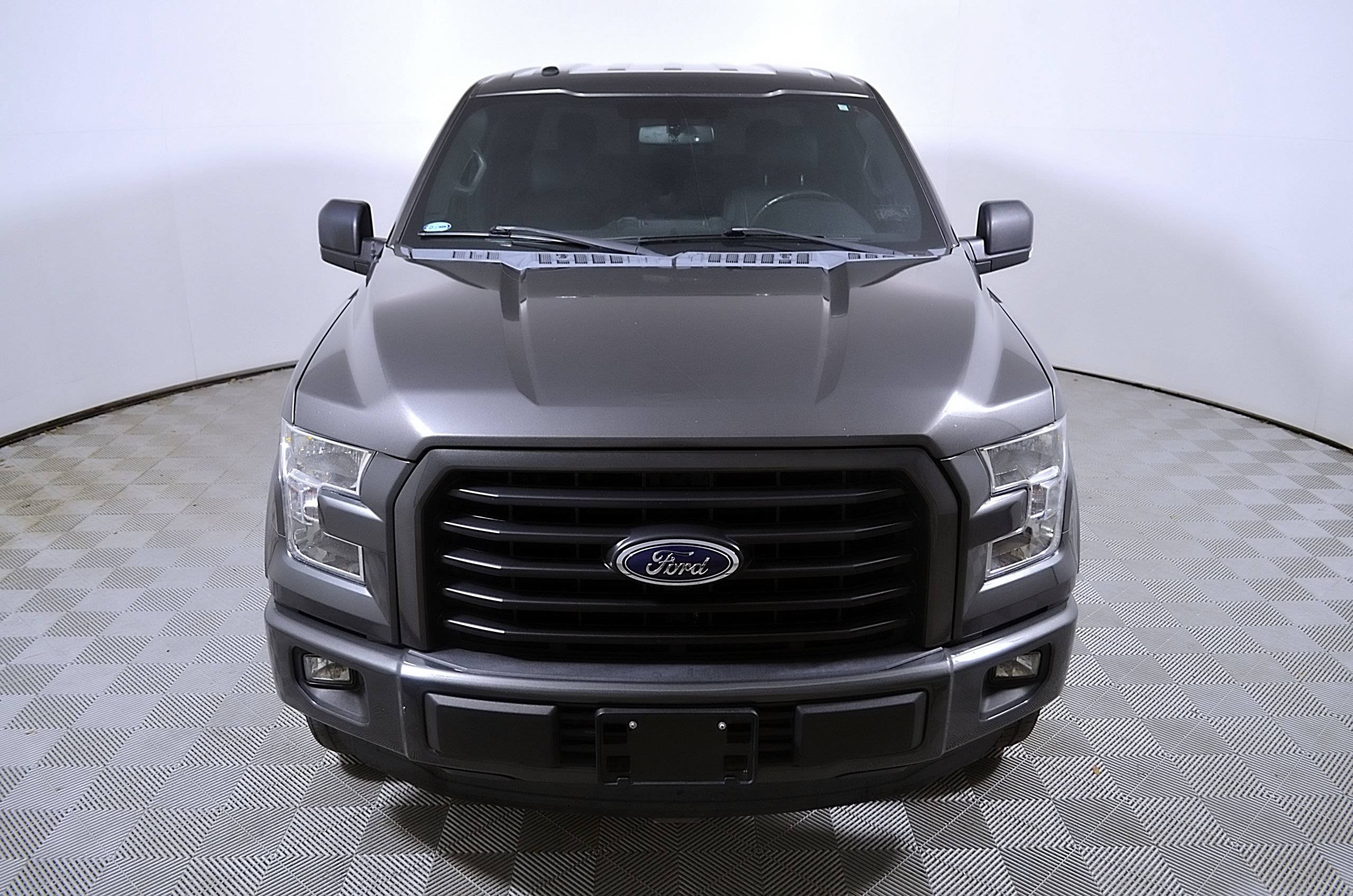 Used 2016 Ford F150 XLT w/ Equipment Group 302A Luxury RWD image 4