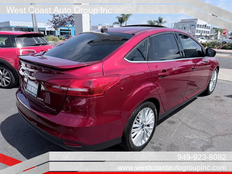 Used 2017 Ford Focus Titanium FWD image 4