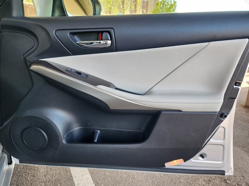 Used 2014 Lexus IS 250 AWD w/ Luxury Package w/Gray Wood image 60