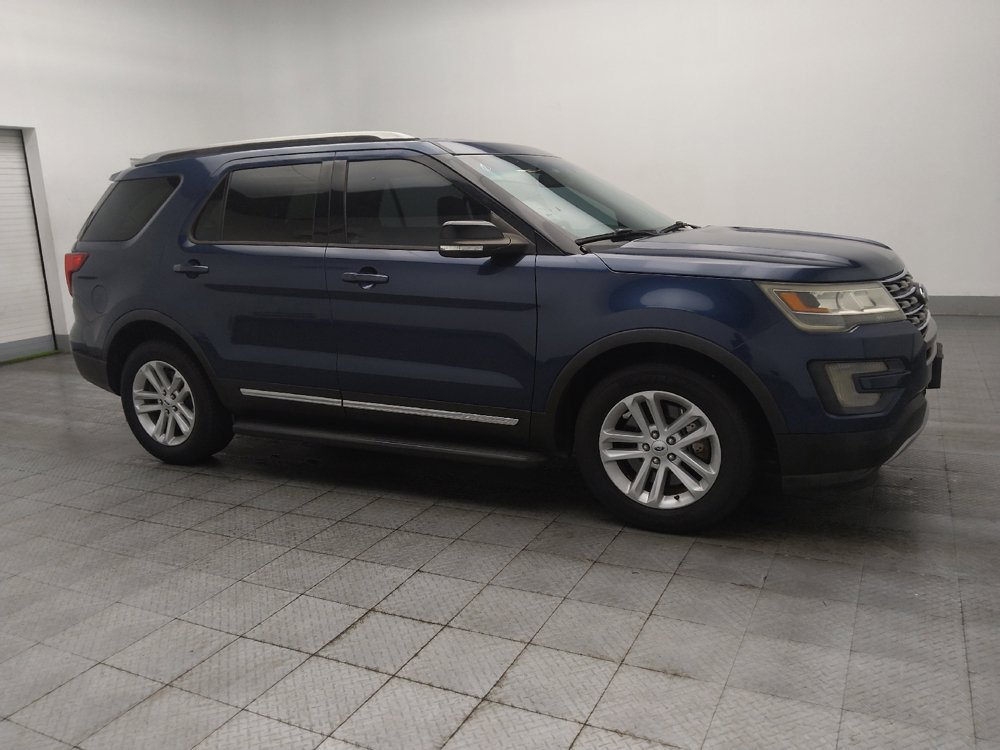 Used 2017 Ford Explorer XLT w/ Equipment Group 201A FWD image 11