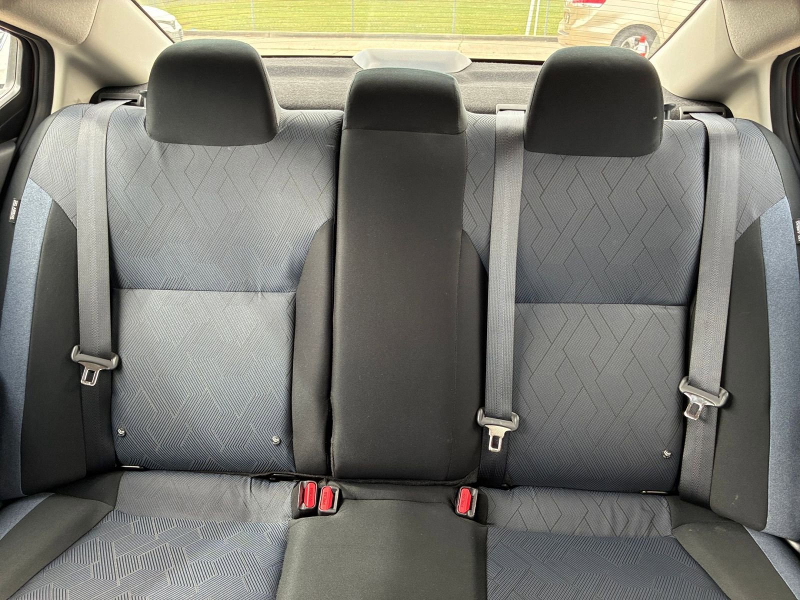 Used 2025 Nissan Versa SV image 31