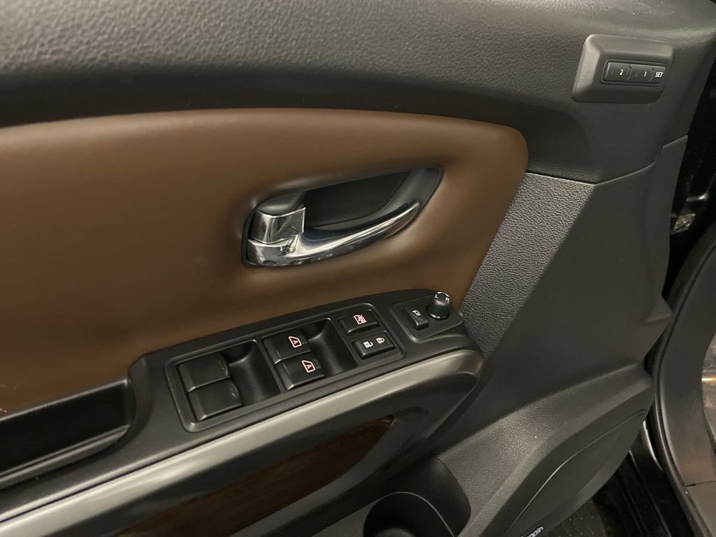 Used 2017 Nissan Titan Platinum Reserve AWD/4WD image 17