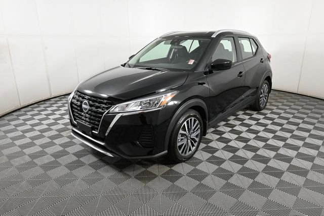 Used 2024 Nissan Kicks SV